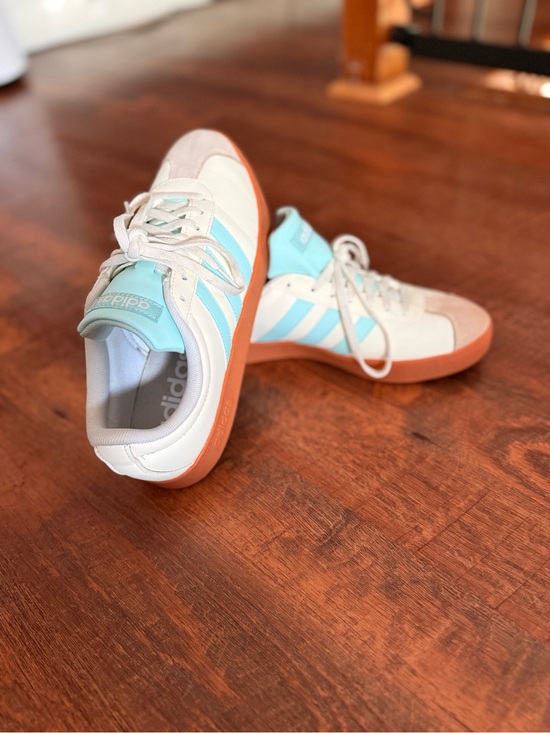 adidas Shoes - Adidas VL Court Base w/gumbottom